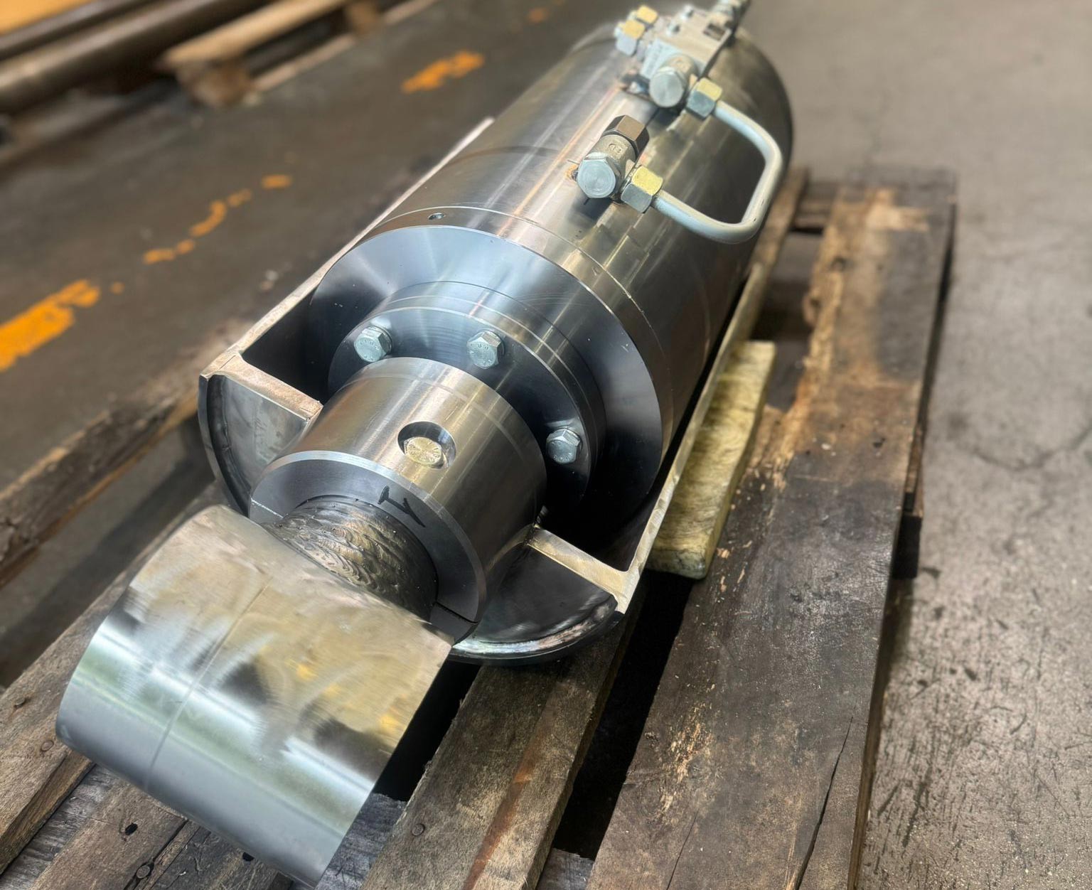 Hydraulic cylinders in Lombardy industrial district